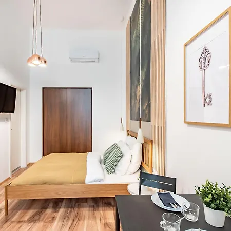 Stylish Nest With Ac *