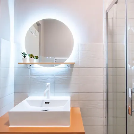 Stylish Nest With Ac Boedapest