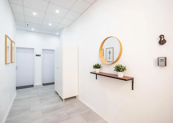 Stylish Nest With Ac *